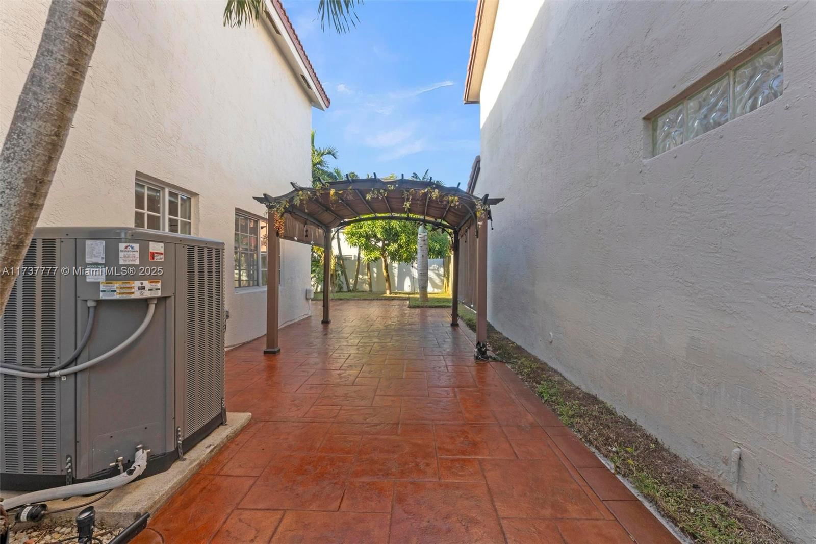 Real estate property located at 5331 189th St, Miami-dade, Monterrey 2nd Addn, Miami Gardens, FL