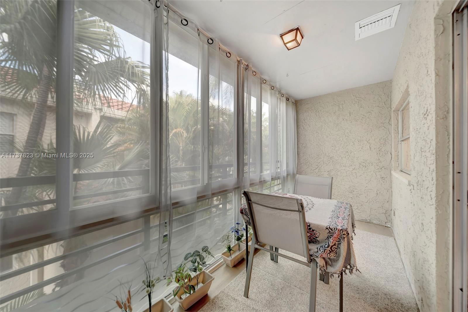 Real estate property located at 5350 6th Ave D11, Broward, Embarcadero Condo, Oakland Park, FL