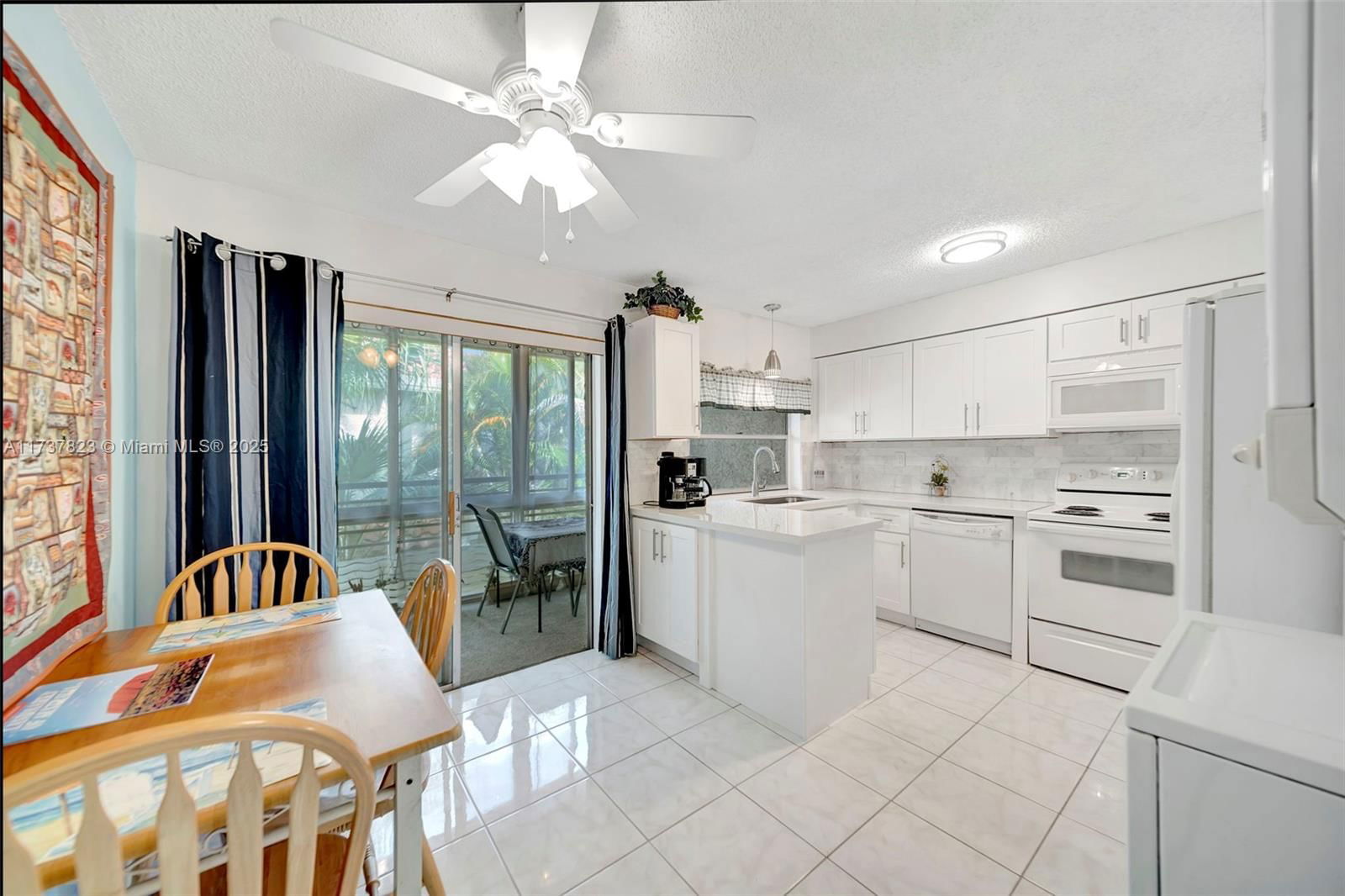 Real estate property located at 5350 6th Ave D11, Broward, Embarcadero Condo, Oakland Park, FL