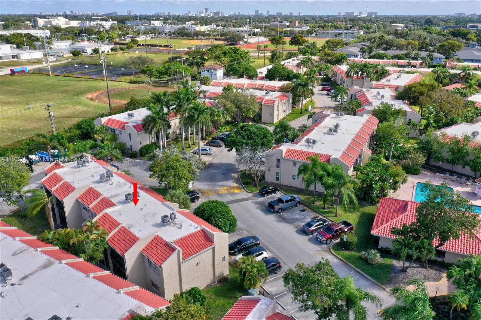 Real estate property located at 5350 6th Ave D11, Broward, Embarcadero Condo, Oakland Park, FL