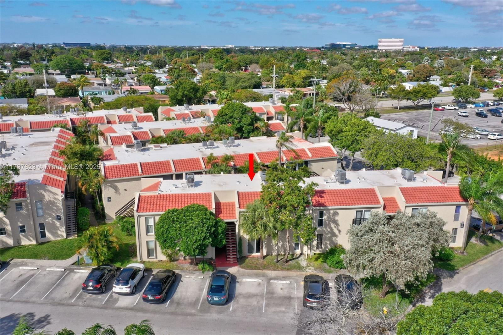 Real estate property located at 5350 6th Ave D11, Broward, Embarcadero Condo, Oakland Park, FL
