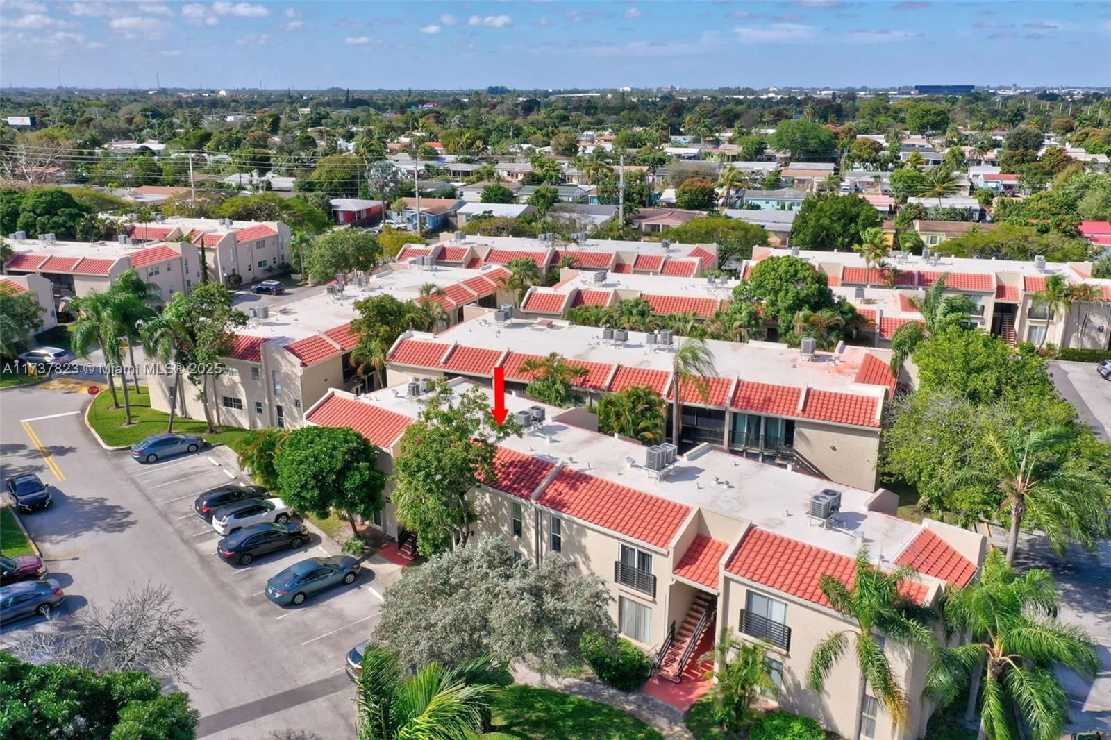 Real estate property located at 5350 6th Ave D11, Broward, Embarcadero Condo, Oakland Park, FL