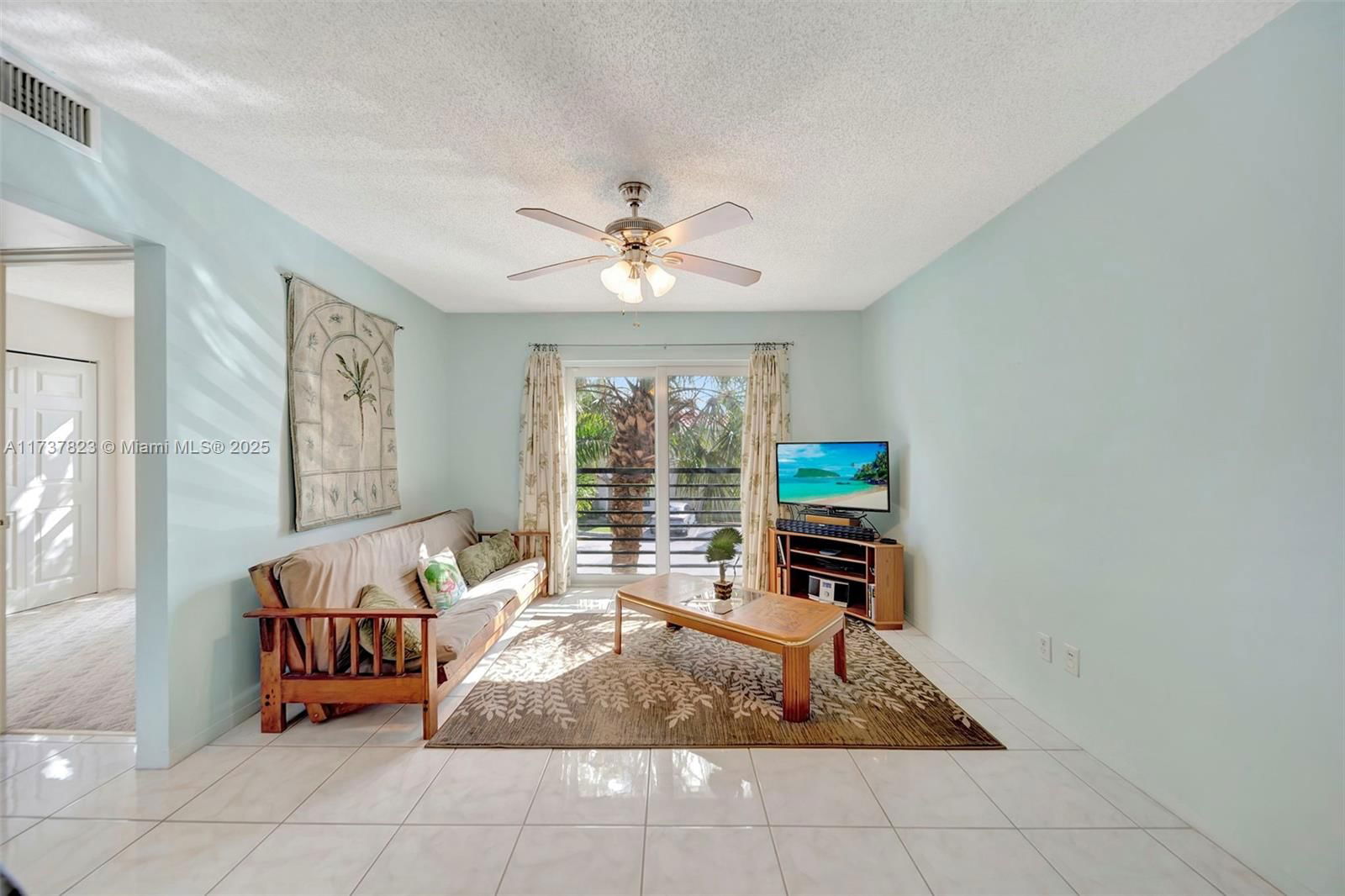 Real estate property located at 5350 6th Ave D11, Broward, Embarcadero Condo, Oakland Park, FL