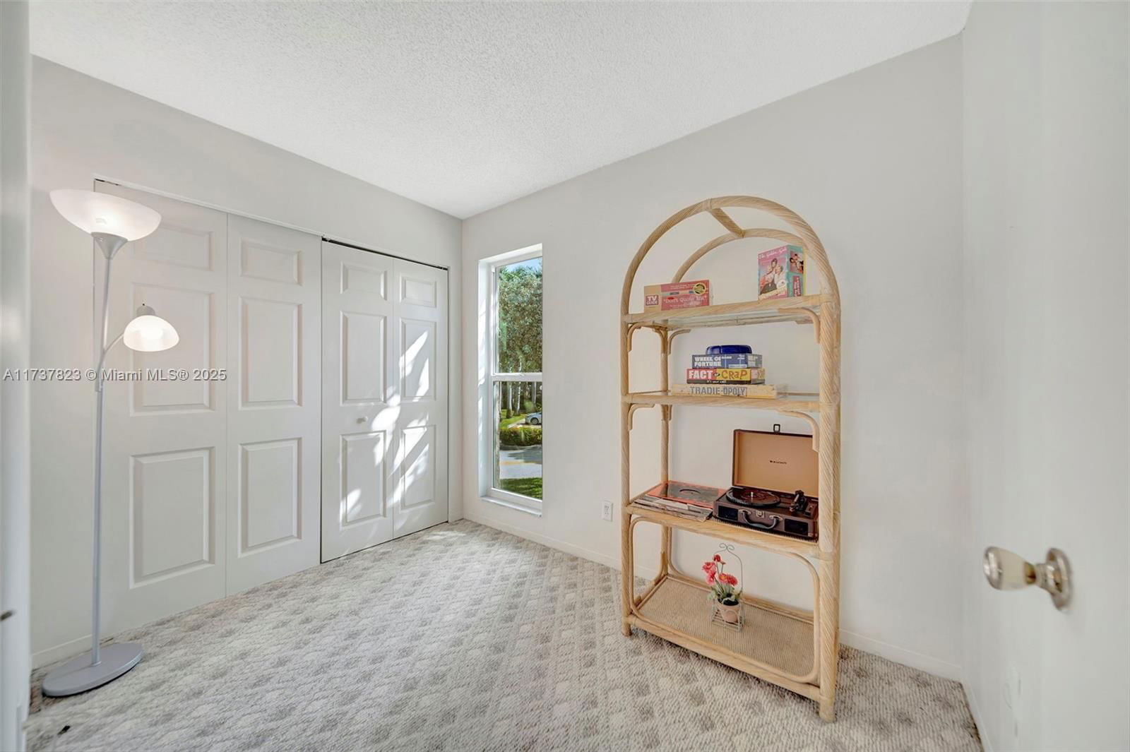 Real estate property located at 5350 6th Ave D11, Broward, Embarcadero Condo, Oakland Park, FL