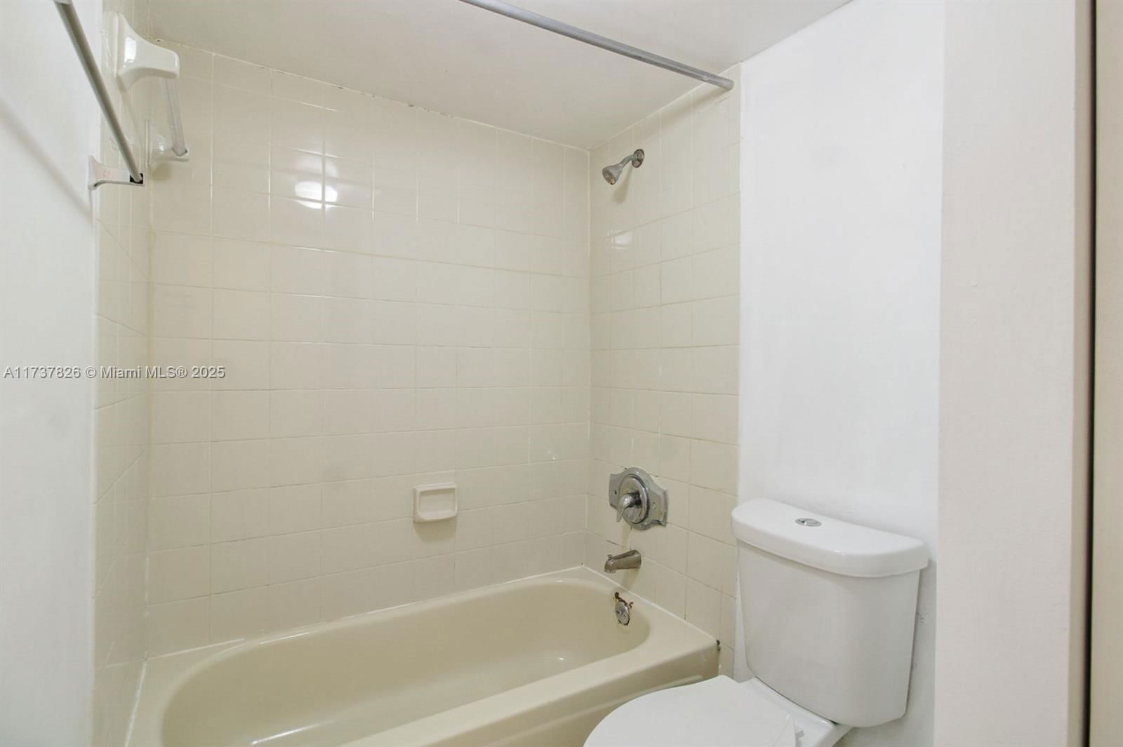 Real estate property located at 8680 212th St #107, Miami-dade, Le Club At Old Cutler Con, Cutler Bay, FL