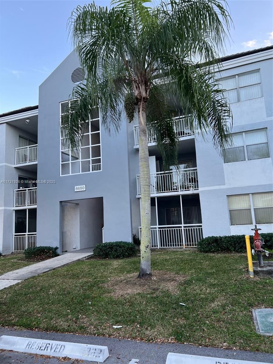 Real estate property located at 8680 212th St #107, Miami-dade, Le Club At Old Cutler Con, Cutler Bay, FL