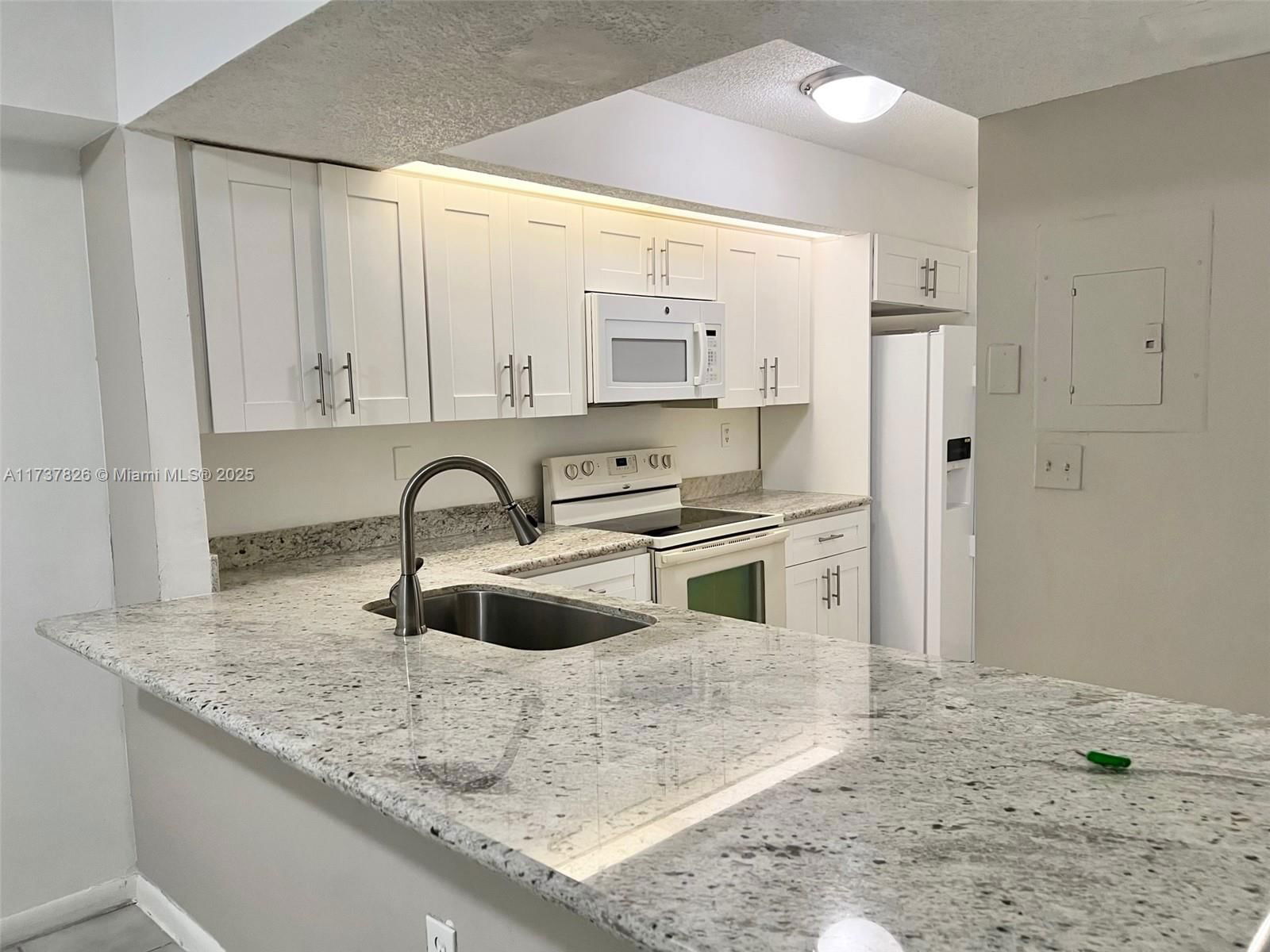 Real estate property located at 8680 212th St #107, Miami-dade, Le Club At Old Cutler Con, Cutler Bay, FL