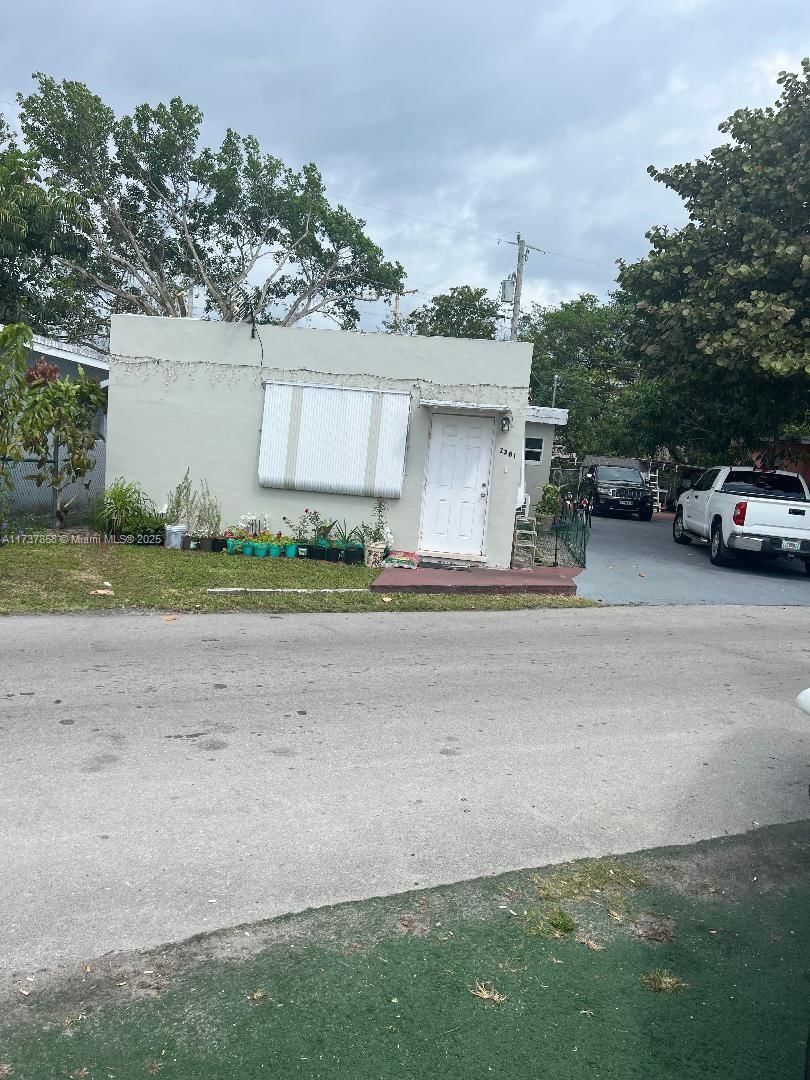 Real estate property located at 2381 137 ST, Miami-dade, Trailer City, North Miami Beach, FL