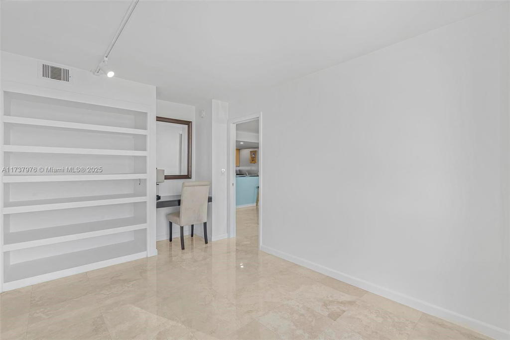 Real estate property located at 600 36th St #414, Miami-dade, Charter Club Condo, Miami, FL