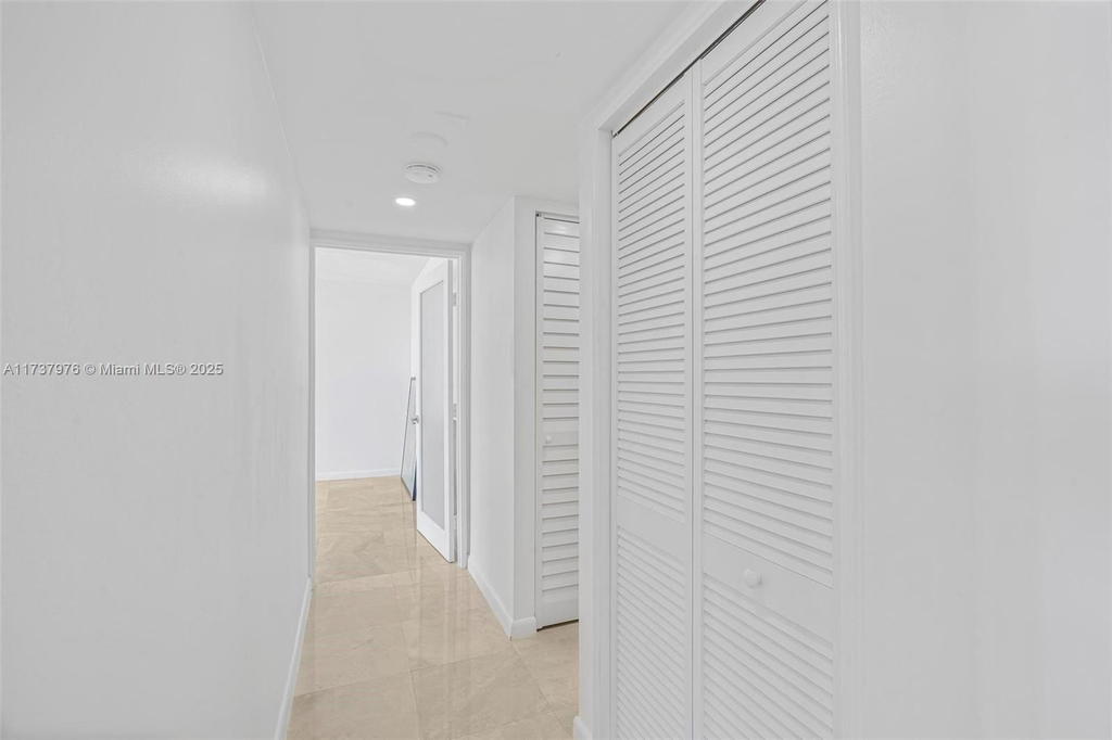 Real estate property located at 600 36th St #414, Miami-dade, Charter Club Condo, Miami, FL