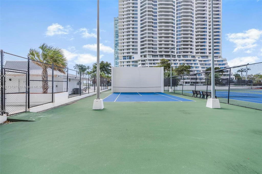 Real estate property located at 600 36th St #414, Miami-dade, Charter Club Condo, Miami, FL