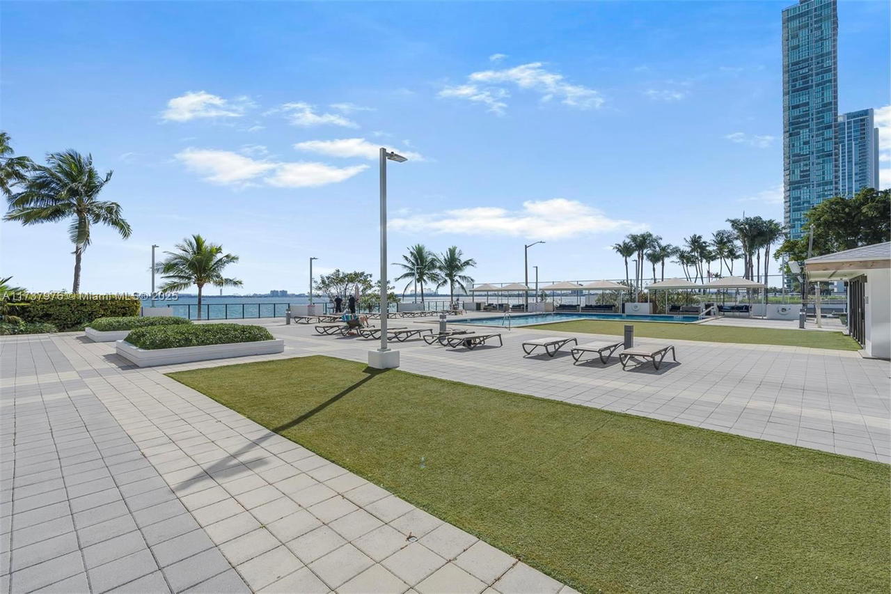 Real estate property located at 600 36th St #414, Miami-dade, Charter Club Condo, Miami, FL
