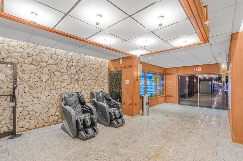 Real estate property located at 600 36th St #414, Miami-dade, Charter Club Condo, Miami, FL