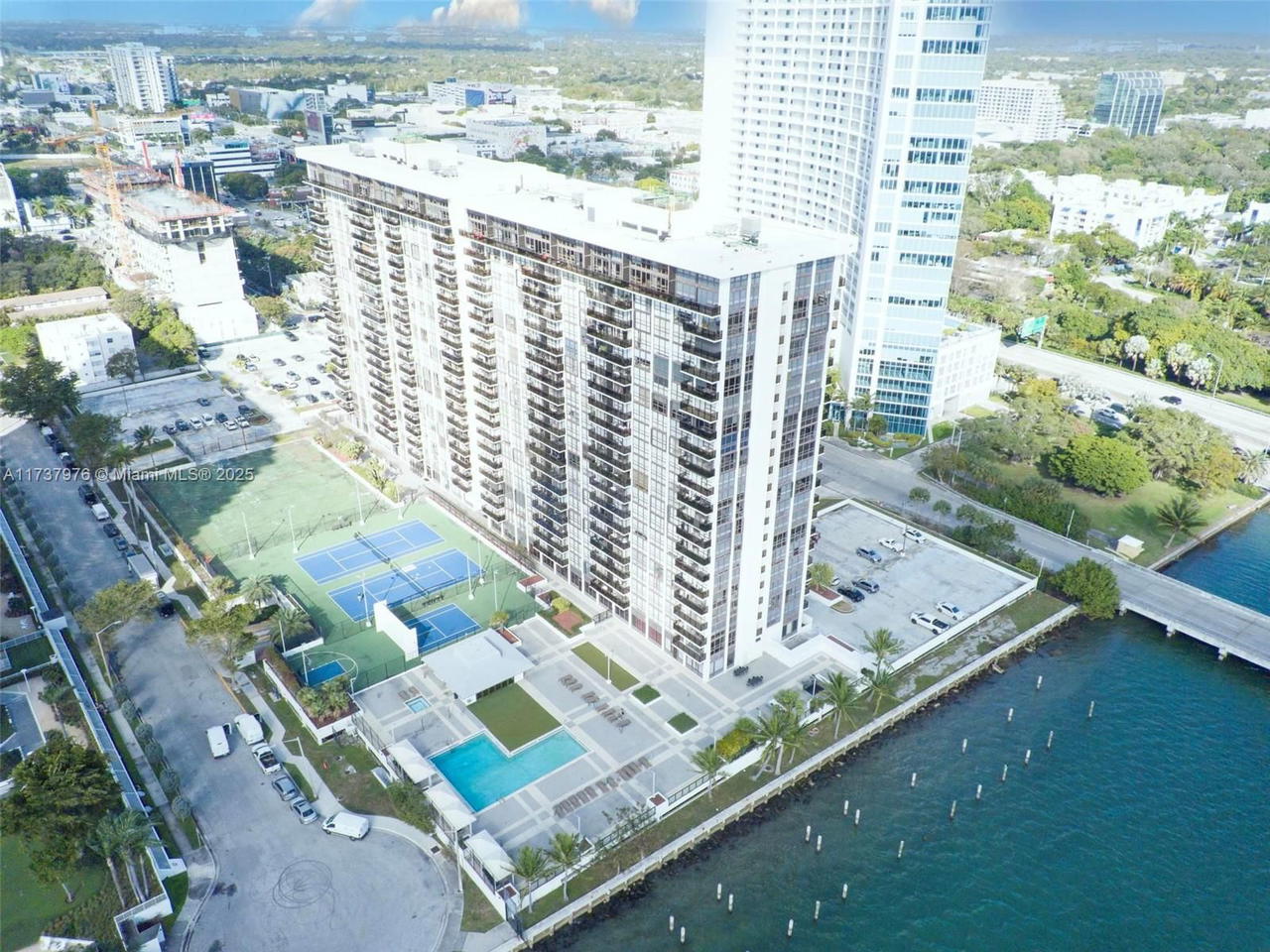 Real estate property located at 600 36th St #414, Miami-dade, Charter Club Condo, Miami, FL