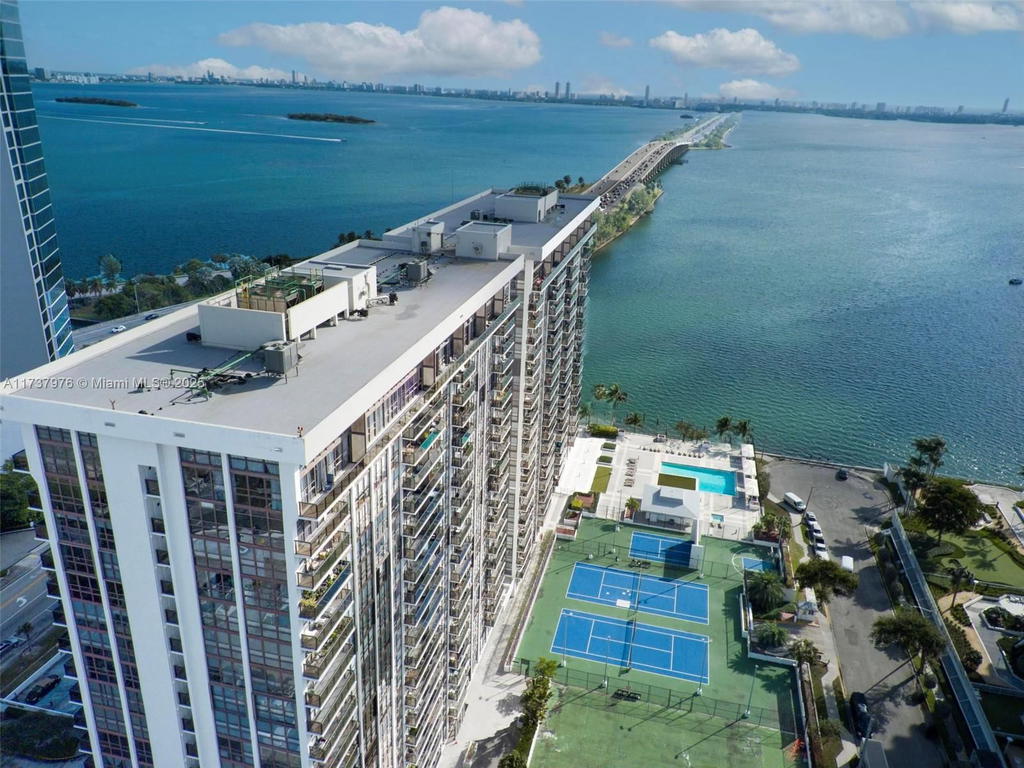 Real estate property located at 600 36th St #414, Miami-dade, Charter Club Condo, Miami, FL