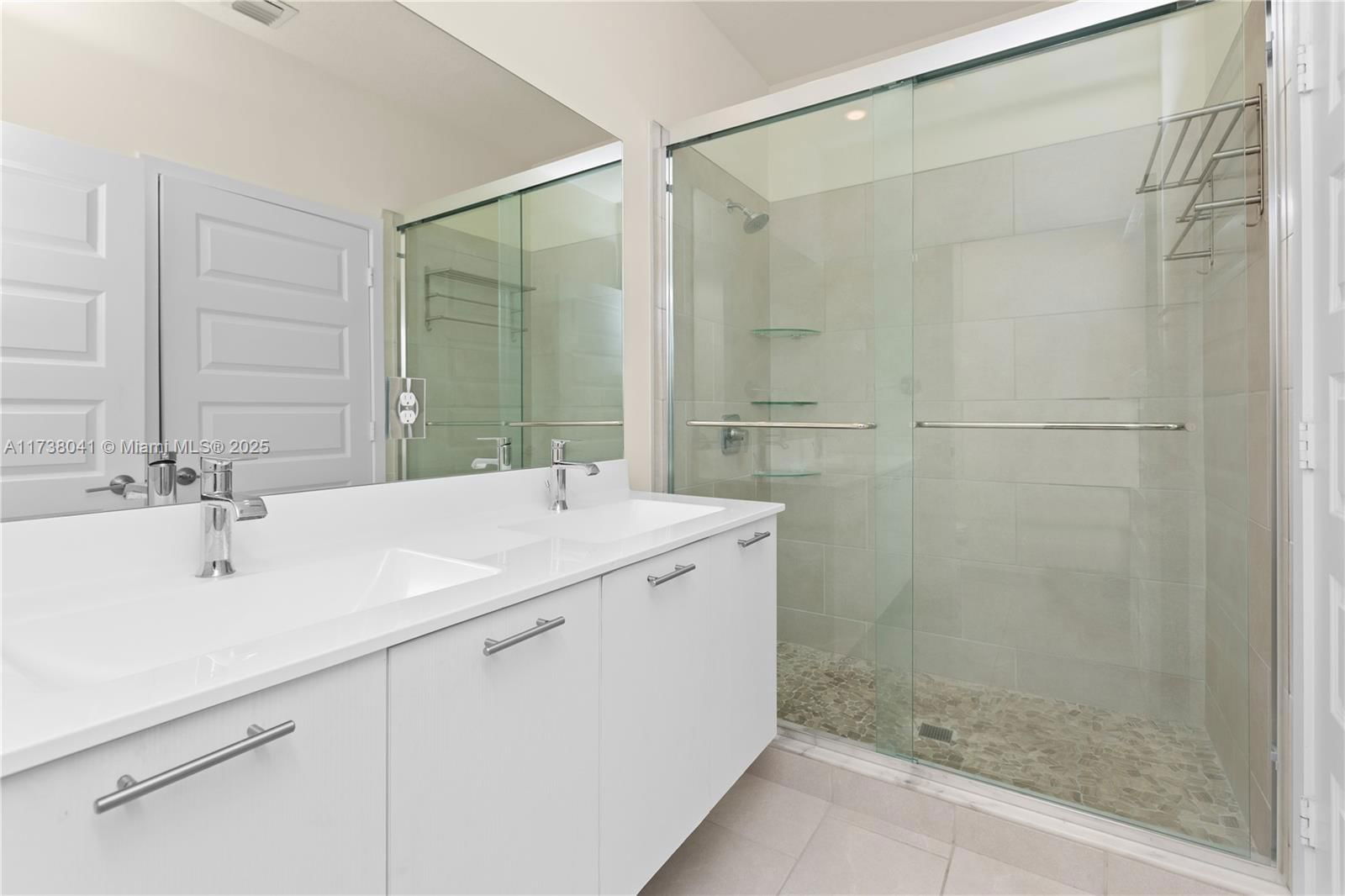 Real estate property located at 4760 83rd Pkwy, Miami-dade, Downtown Doral South Phas, Doral, FL