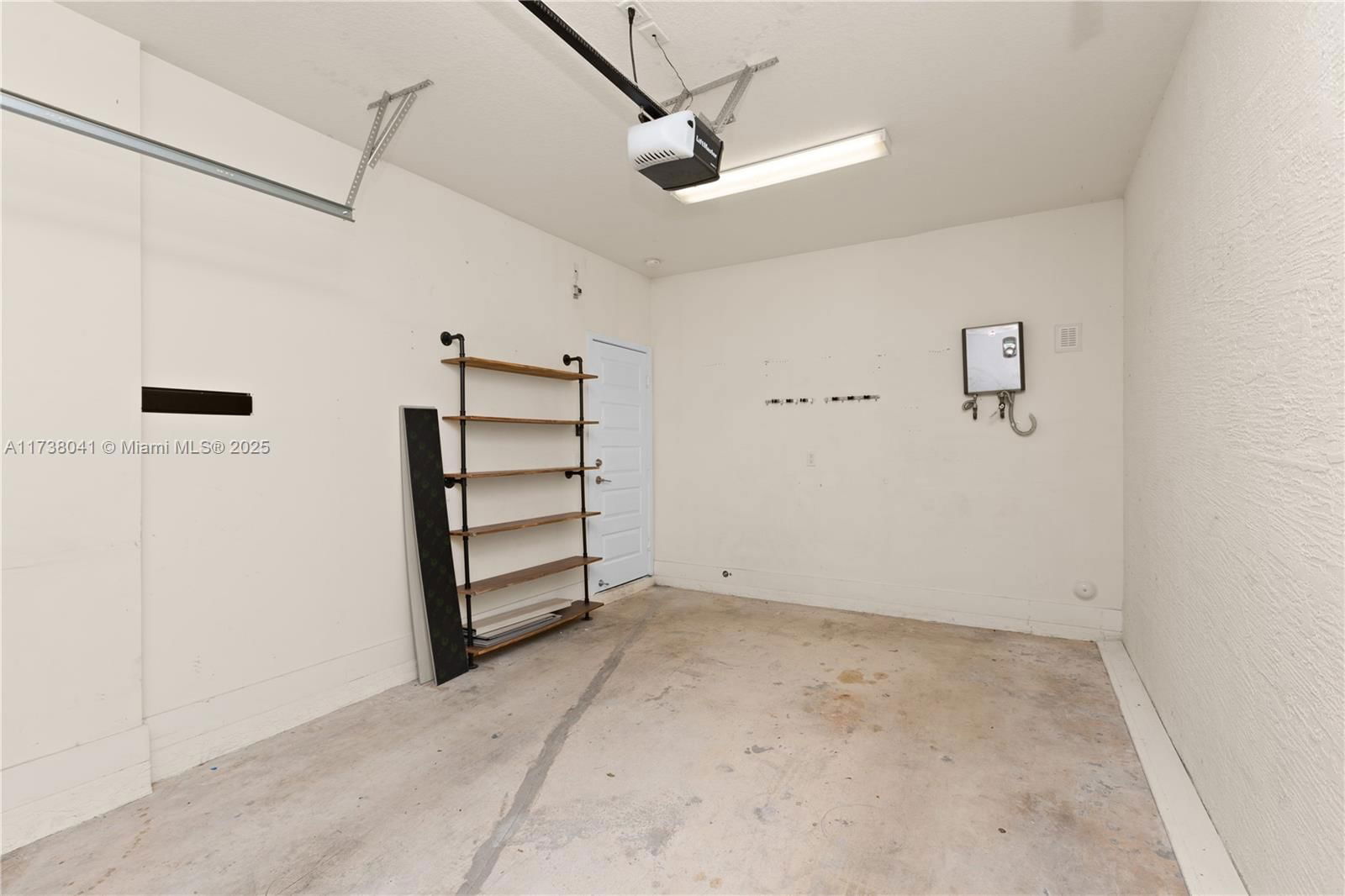 Real estate property located at 4760 83rd Pkwy, Miami-dade, Downtown Doral South Phas, Doral, FL