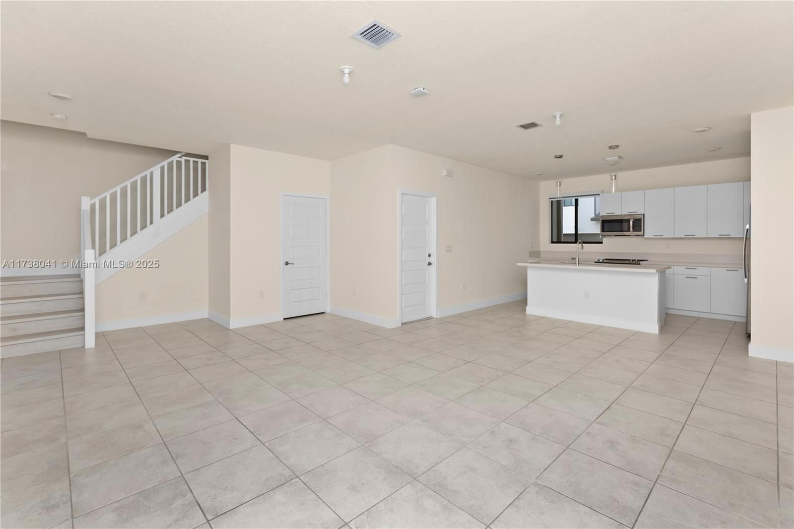 Real estate property located at 4760 83rd Pkwy, Miami-dade, Downtown Doral South Phas, Doral, FL