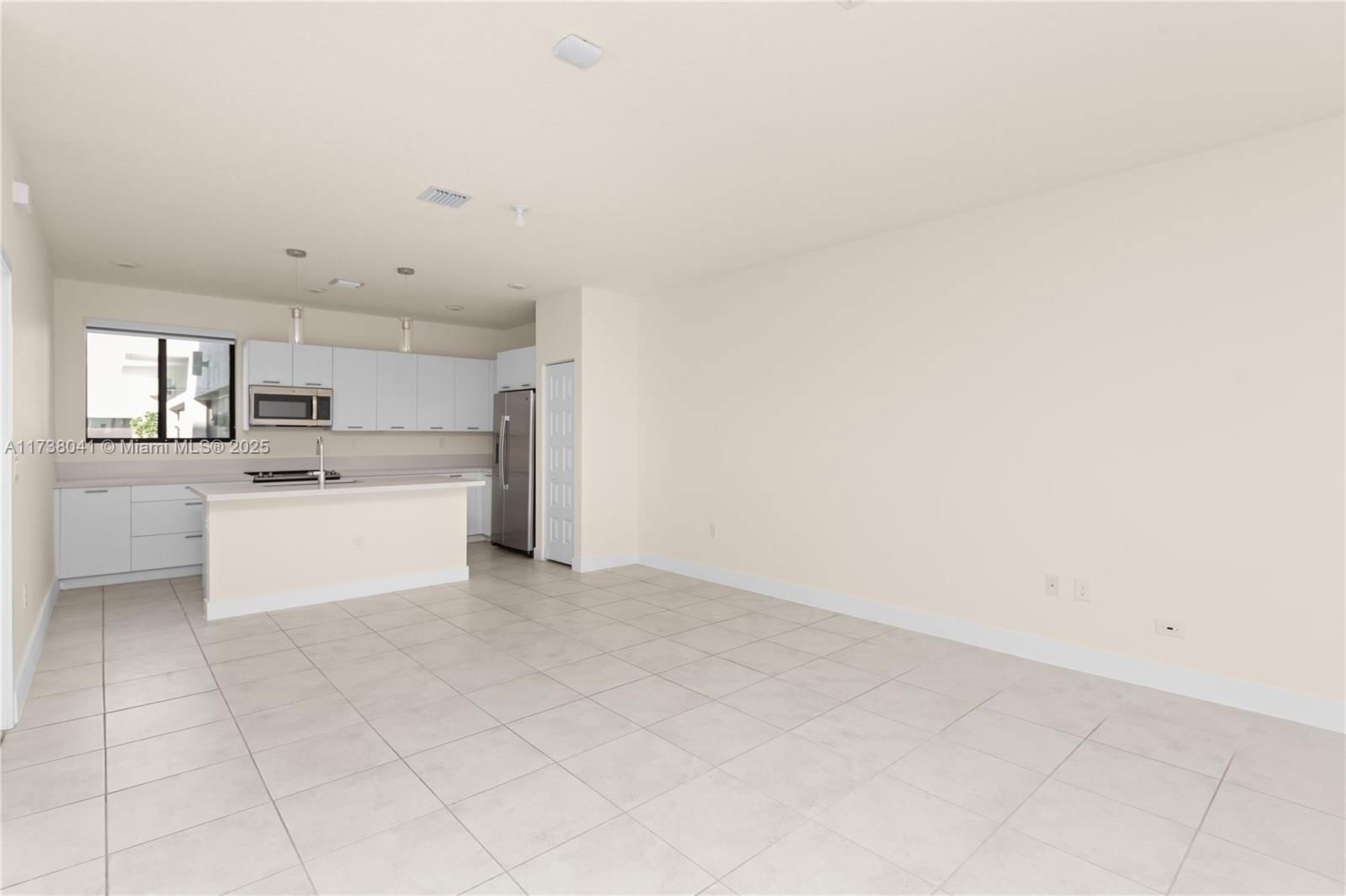 Real estate property located at 4760 83rd Pkwy, Miami-dade, Downtown Doral South Phas, Doral, FL
