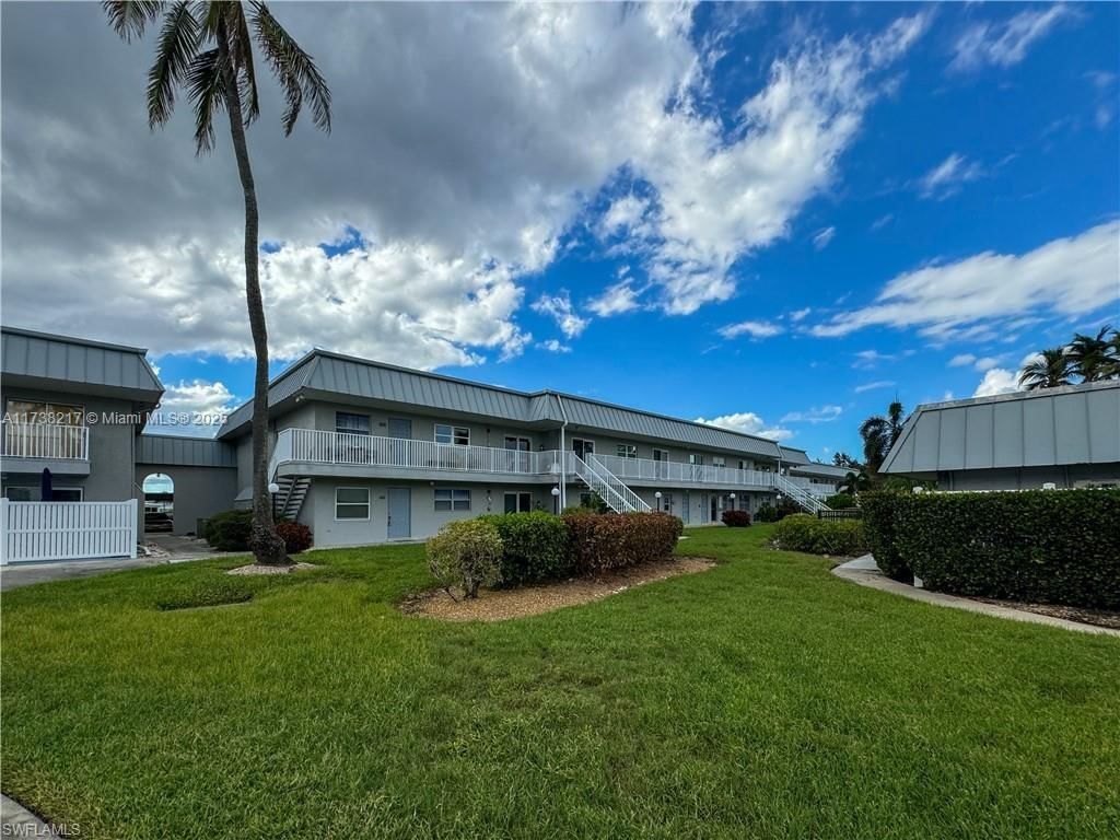 Real estate property located at 6777 Winkler Rd A160, Lee, Regency Condos, Fort Myers, FL