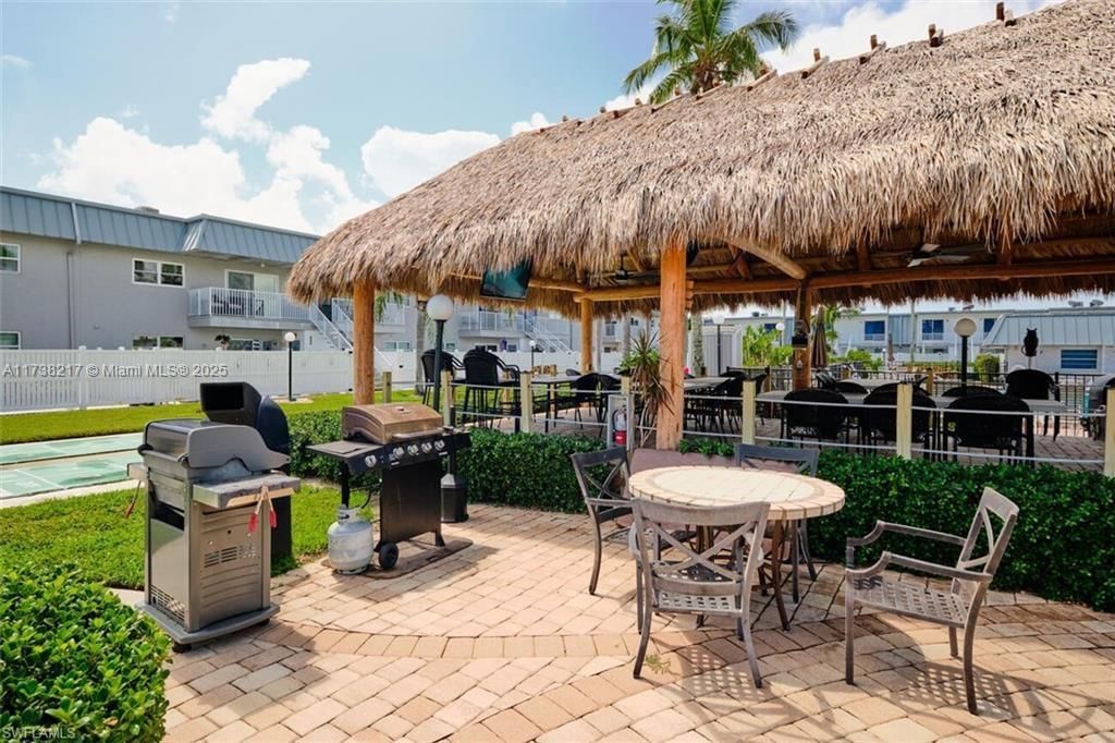Real estate property located at 6777 Winkler Rd A160, Lee, Regency Condos, Fort Myers, FL