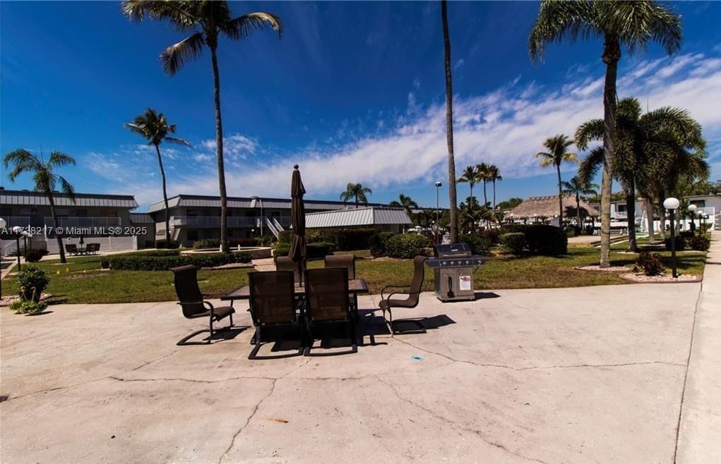 Real estate property located at 6777 Winkler Rd A160, Lee, Regency Condos, Fort Myers, FL