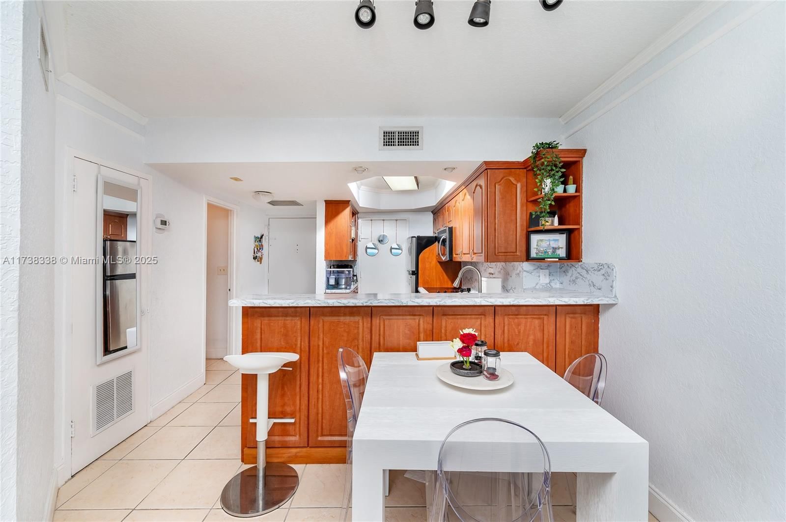 Real estate property located at 2899 Collins Ave #833, Miami-dade, Triton Tower Condo, Miami Beach, FL