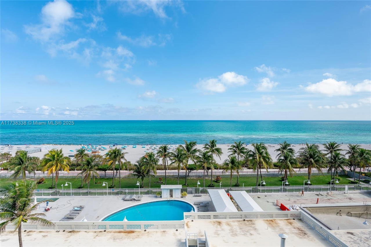 Real estate property located at 2899 Collins Ave #833, Miami-dade, Triton Tower Condo, Miami Beach, FL