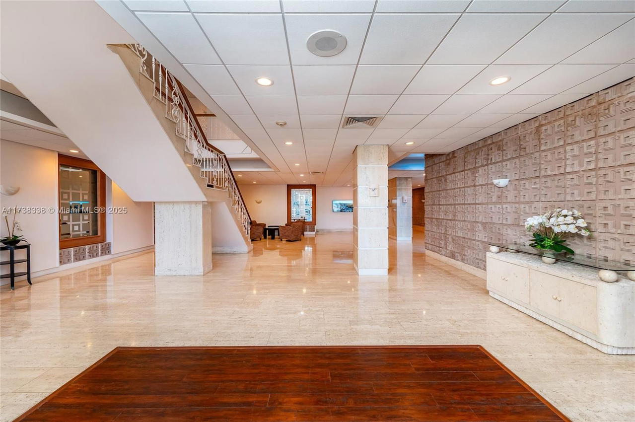 Real estate property located at 2899 Collins Ave #833, Miami-dade, Triton Tower Condo, Miami Beach, FL