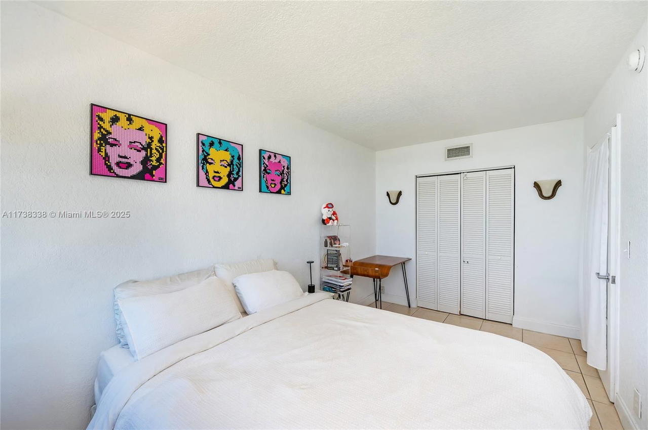 Real estate property located at 2899 Collins Ave #833, Miami-dade, Triton Tower Condo, Miami Beach, FL
