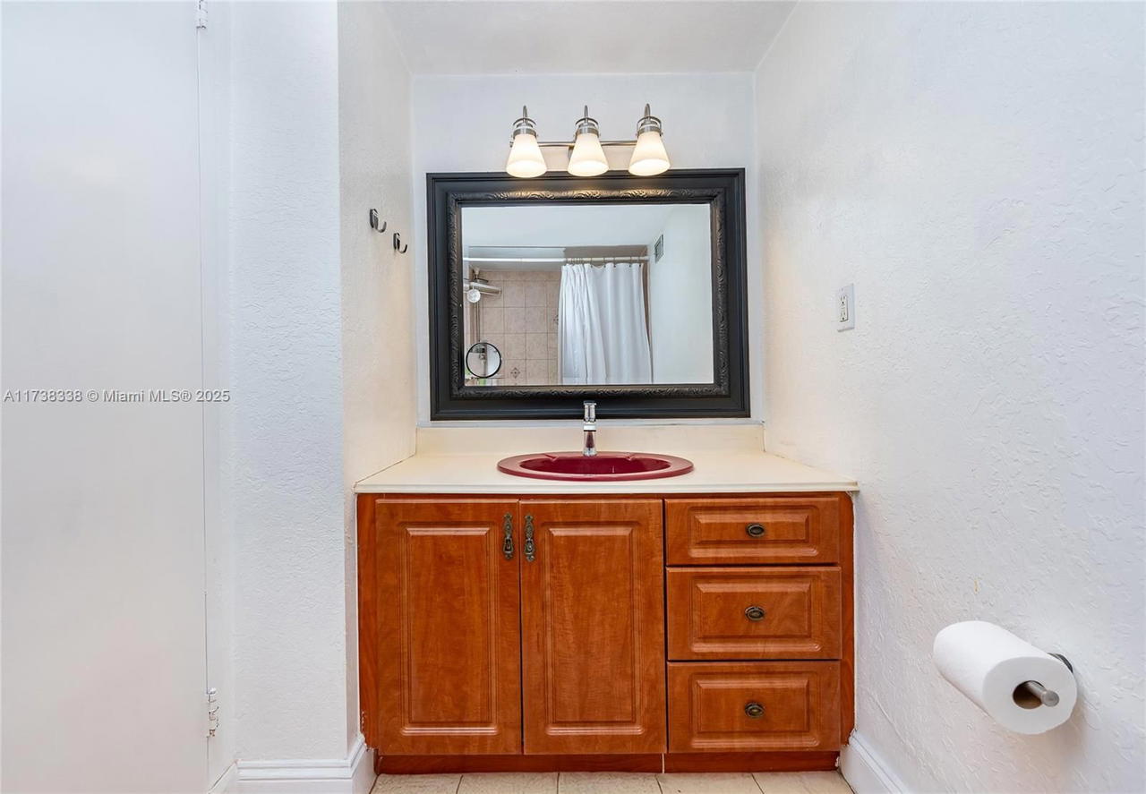 Real estate property located at 2899 Collins Ave #833, Miami-dade, Triton Tower Condo, Miami Beach, FL