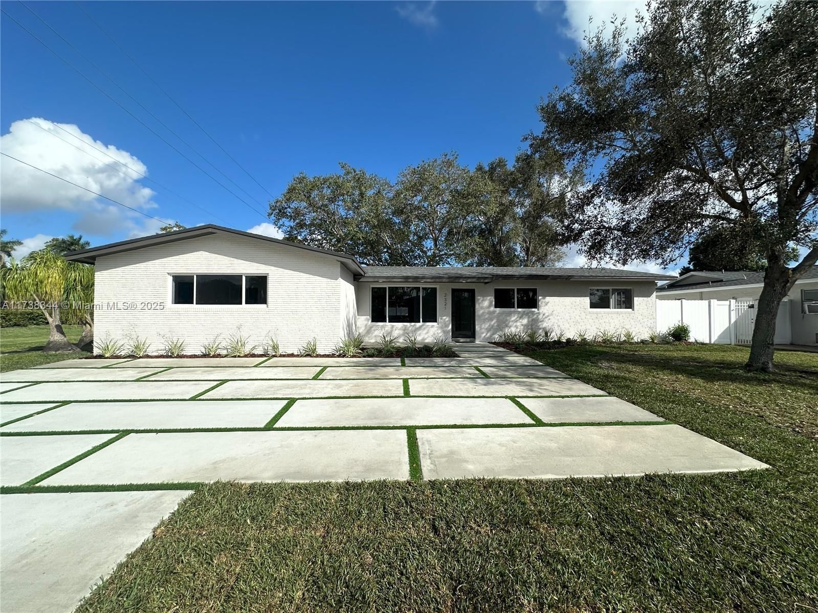 Real estate property located at 2321 114th Ter, Broward, Pembroke Lakes Sec 4, Pembroke Pines, FL