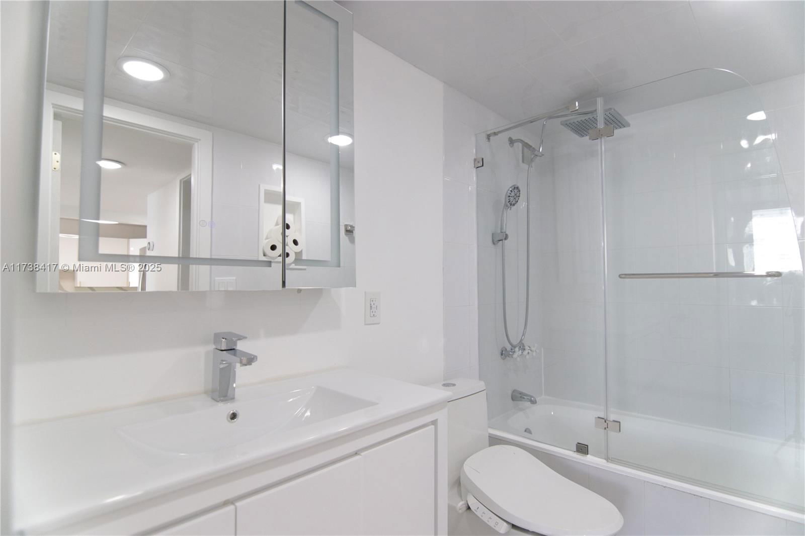 Real estate property located at 401 Ocean Dr #724, Miami-dade, The Presidential Condo, Miami Beach, FL