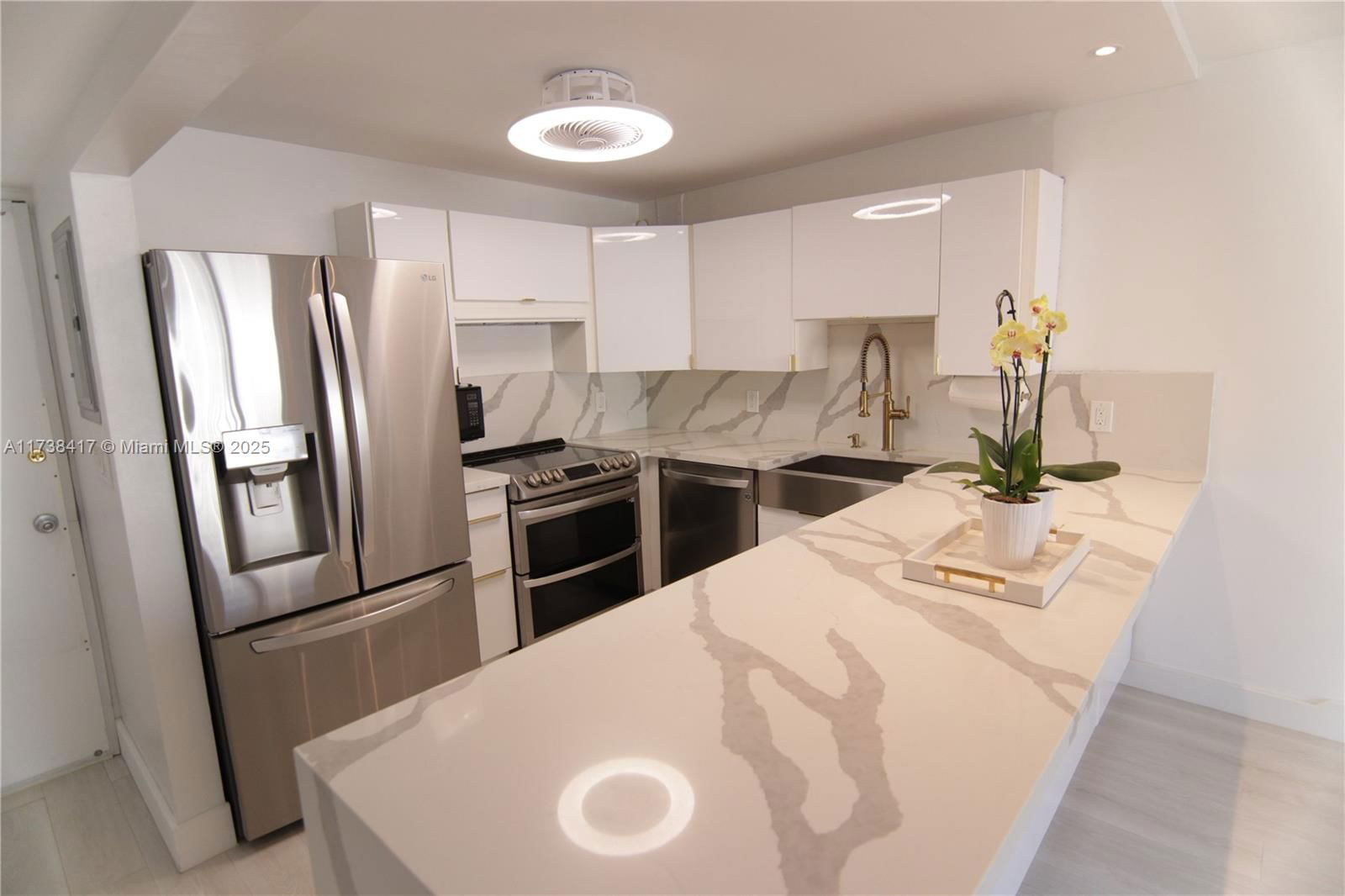 Real estate property located at 401 Ocean Dr #724, Miami-dade, The Presidential Condo, Miami Beach, FL
