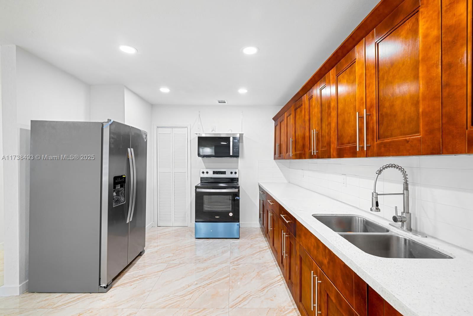 Real estate property located at 16101 28th Pl, Miami-dade, Golden Highlands Est, Miami Gardens, FL