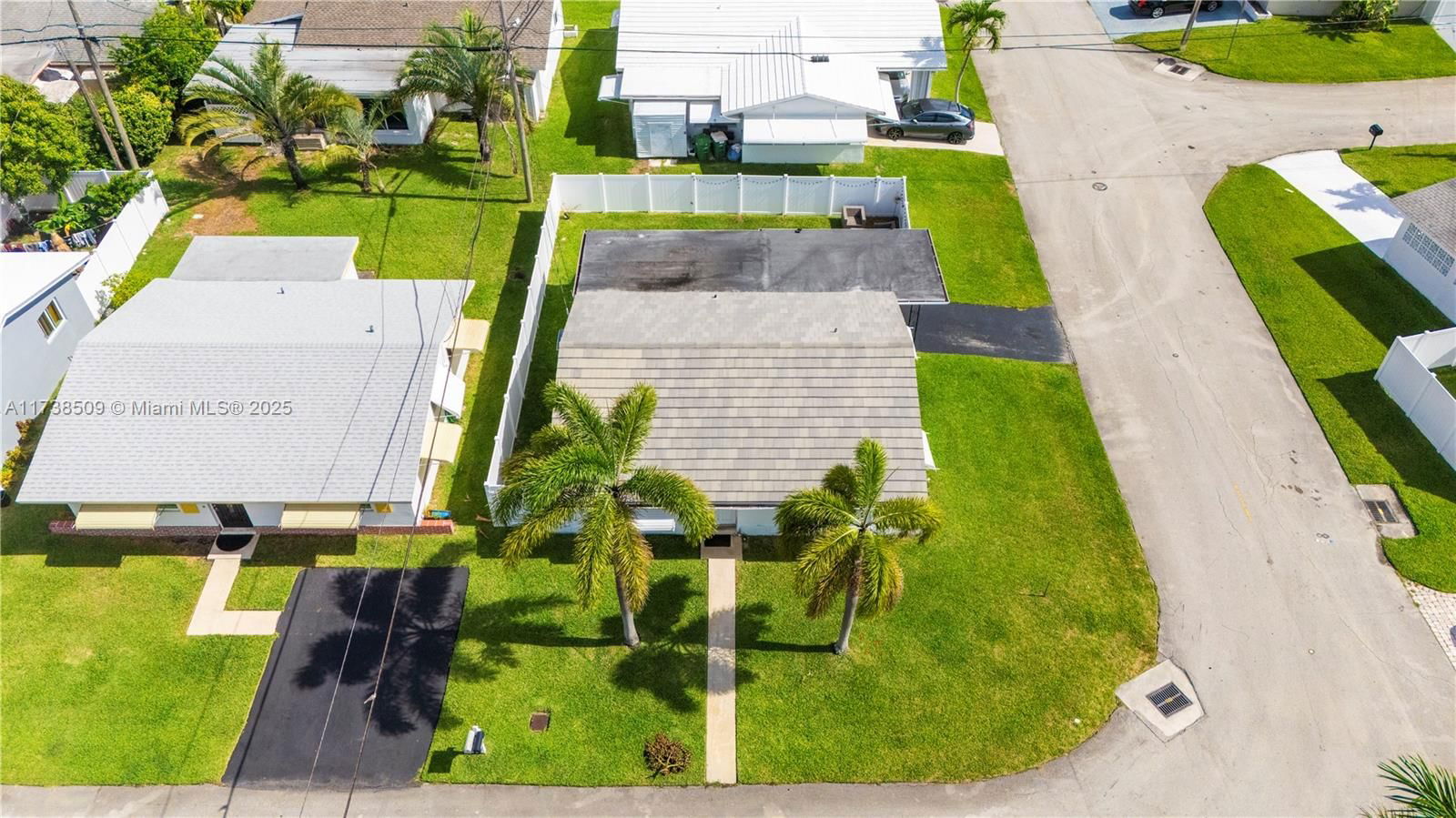 Real estate property located at 2701 52nd Ct, Broward, Tamarac Lakes North, Tamarac, FL