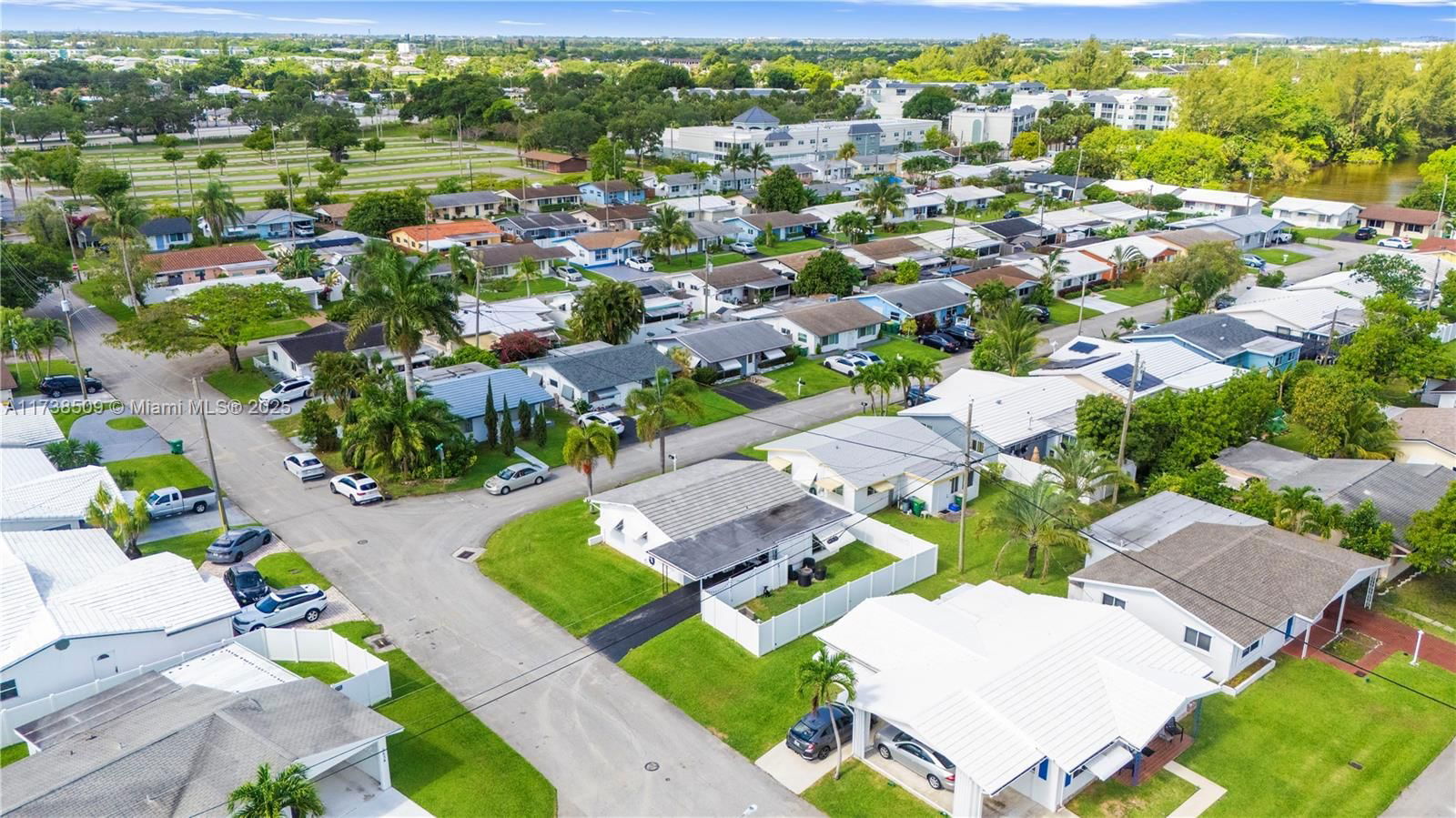 Real estate property located at 2701 52nd Ct, Broward, Tamarac Lakes North, Tamarac, FL