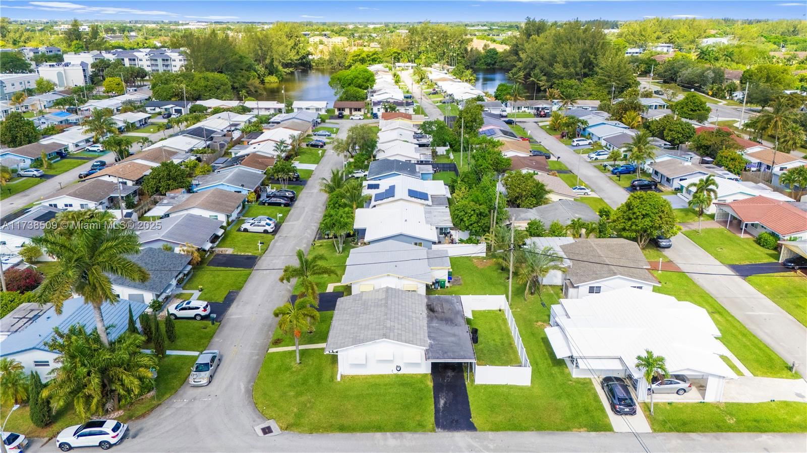 Real estate property located at 2701 52nd Ct, Broward, Tamarac Lakes North, Tamarac, FL