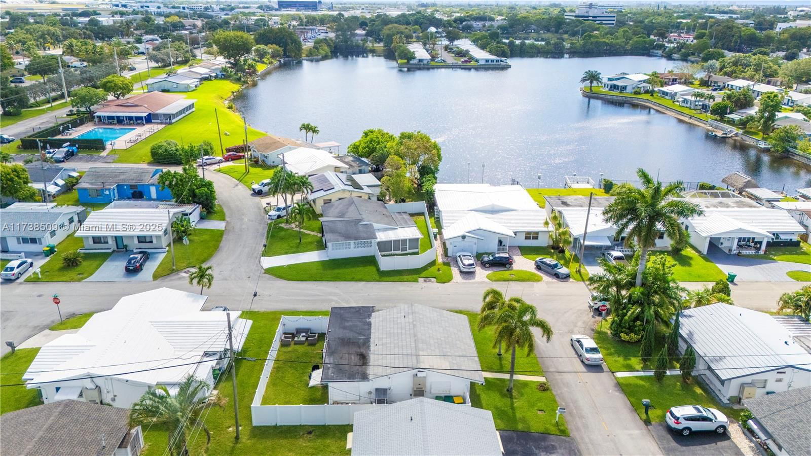 Real estate property located at 2701 52nd Ct, Broward, Tamarac Lakes North, Tamarac, FL