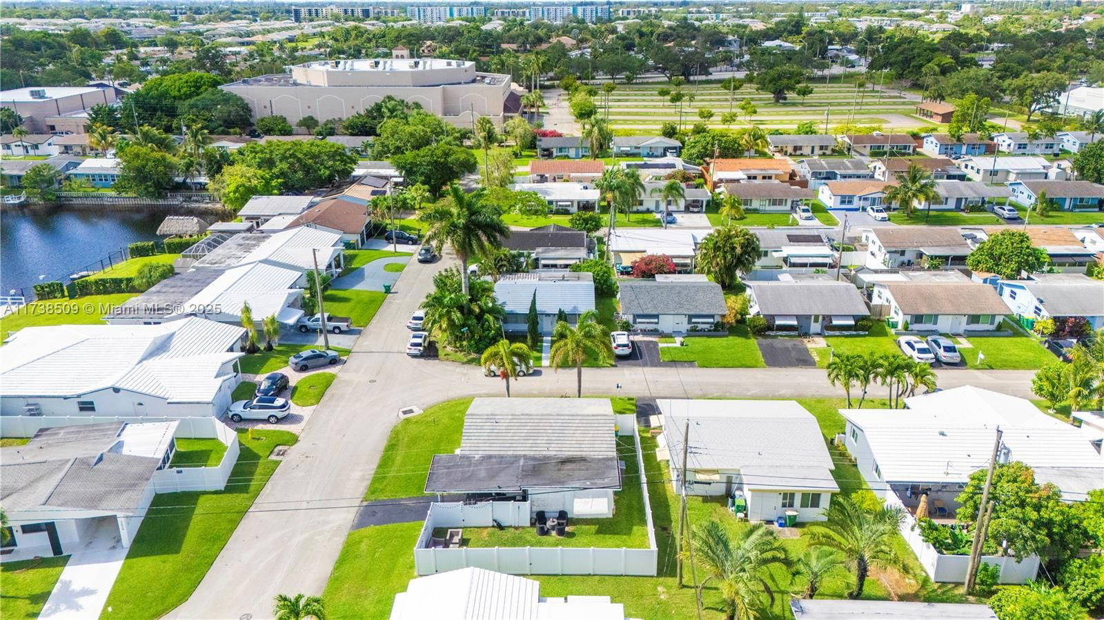 Real estate property located at 2701 52nd Ct, Broward, Tamarac Lakes North, Tamarac, FL