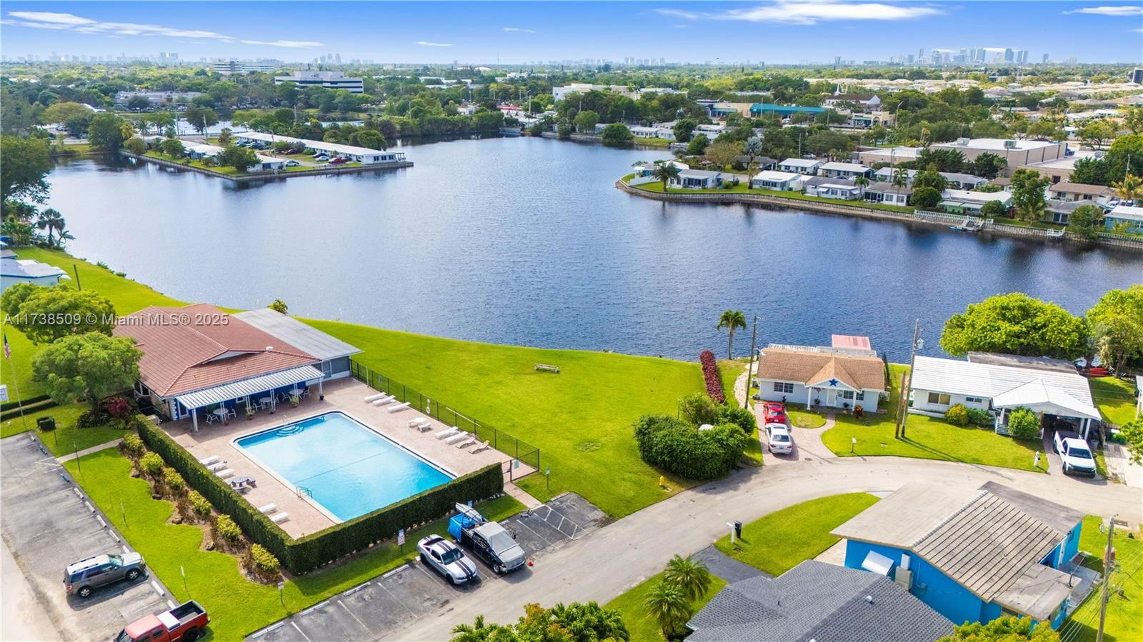Real estate property located at 2701 52nd Ct, Broward, Tamarac Lakes North, Tamarac, FL