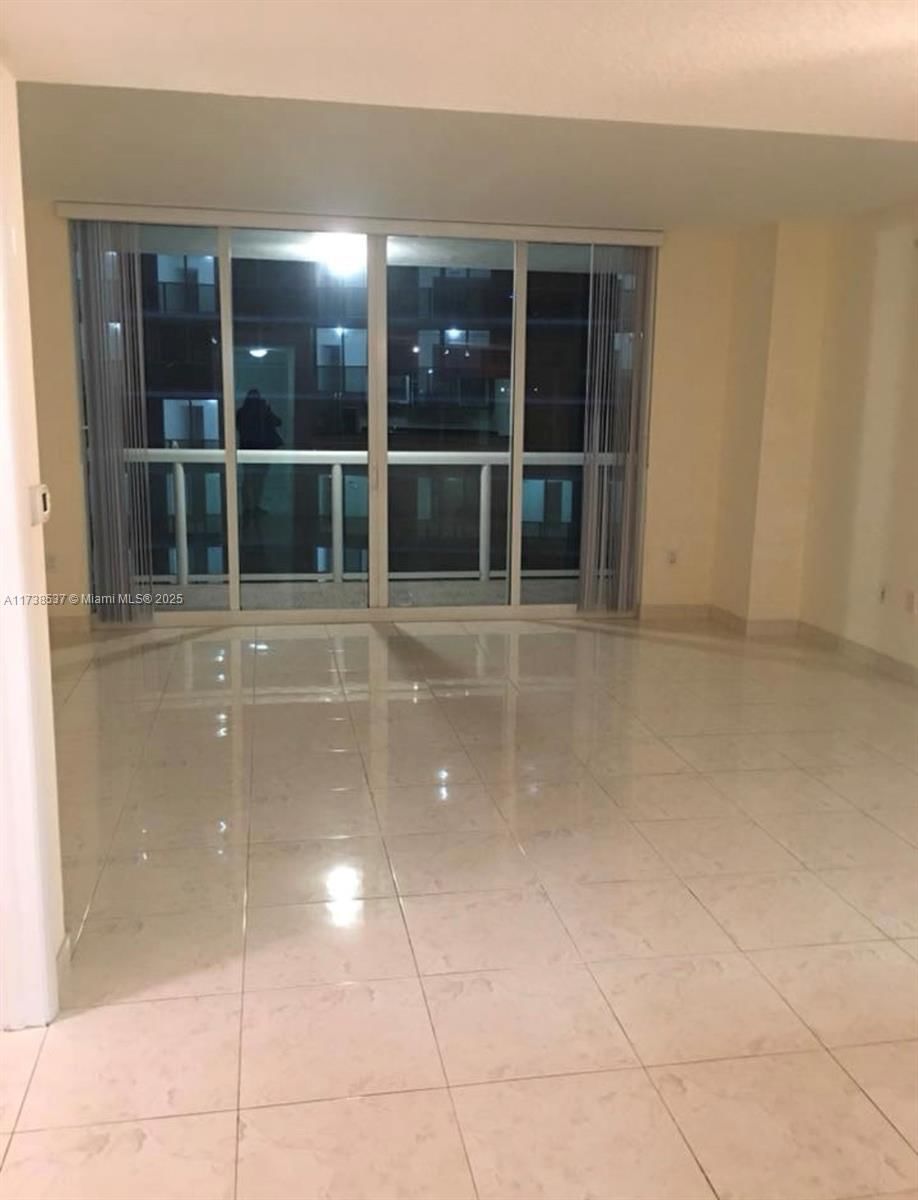 Real estate property located at 1800 Bayshore Dr #3311, Miami-dade, 1800 Club Condo, Miami, FL