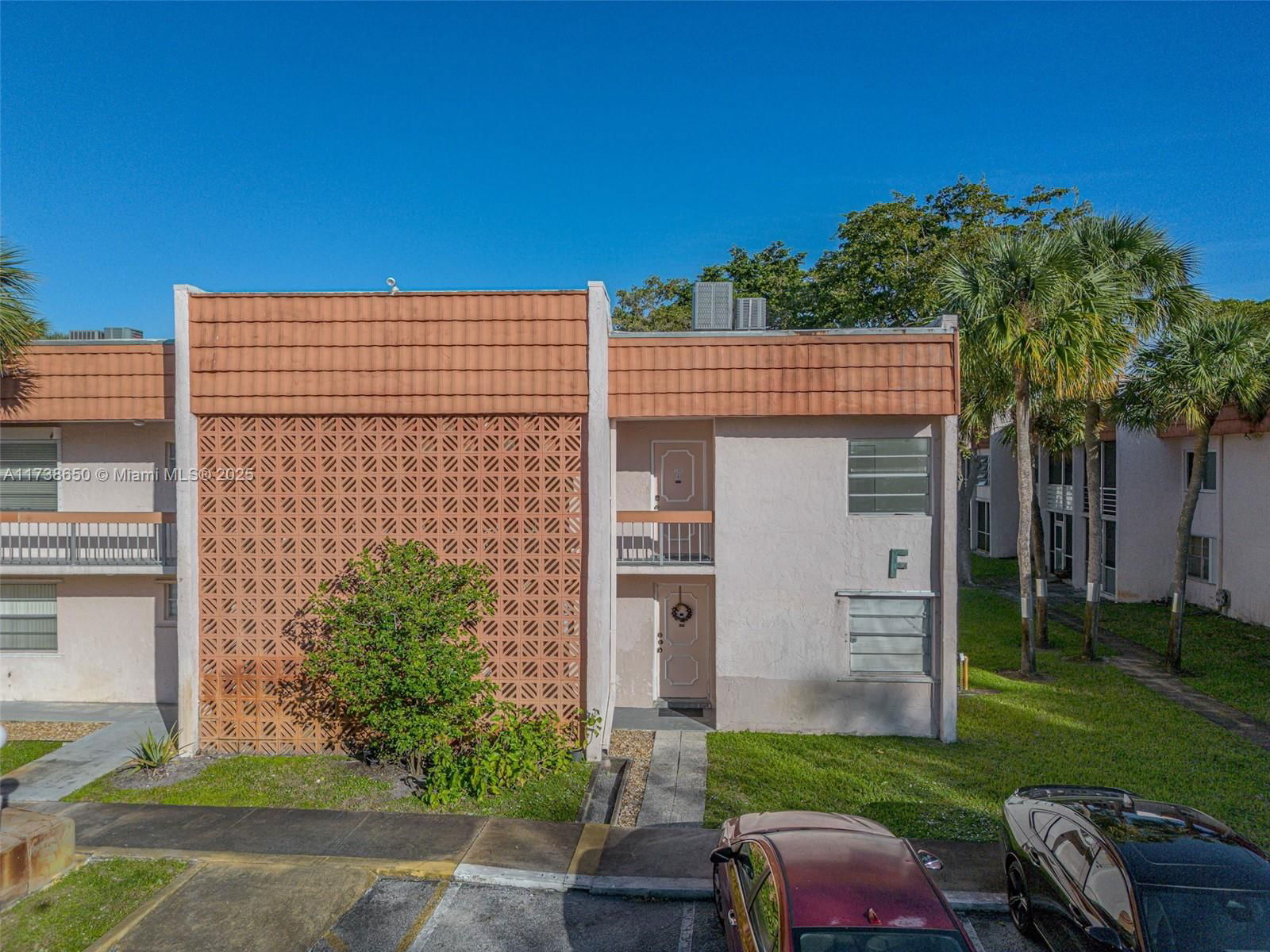 Real estate property located at 7610 Stirling Rd #207F, Broward, Countryside Condo, Davie, FL