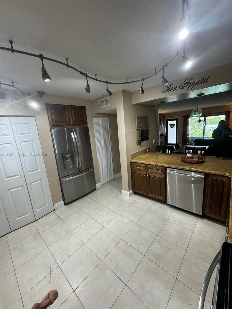 Real estate property located at 2401 11th St #3C, Miami-dade, Biltmore Club Villas Town, Miami, FL