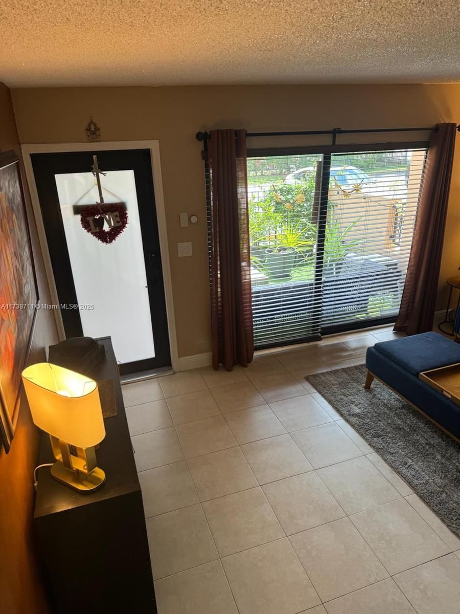 Real estate property located at 2401 11th St #3C, Miami-dade, Biltmore Club Villas Town, Miami, FL