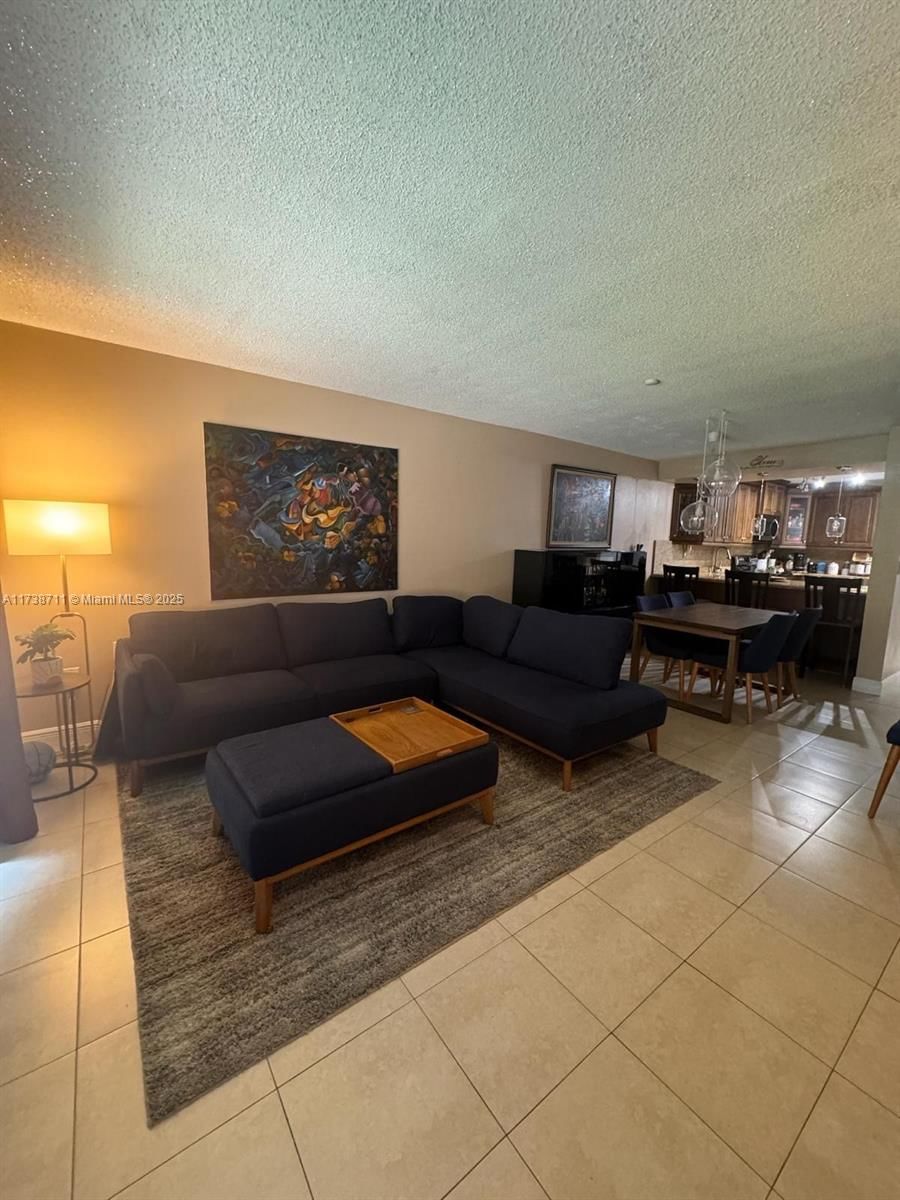 Real estate property located at 2401 11th St #3C, Miami-dade, Biltmore Club Villas Town, Miami, FL