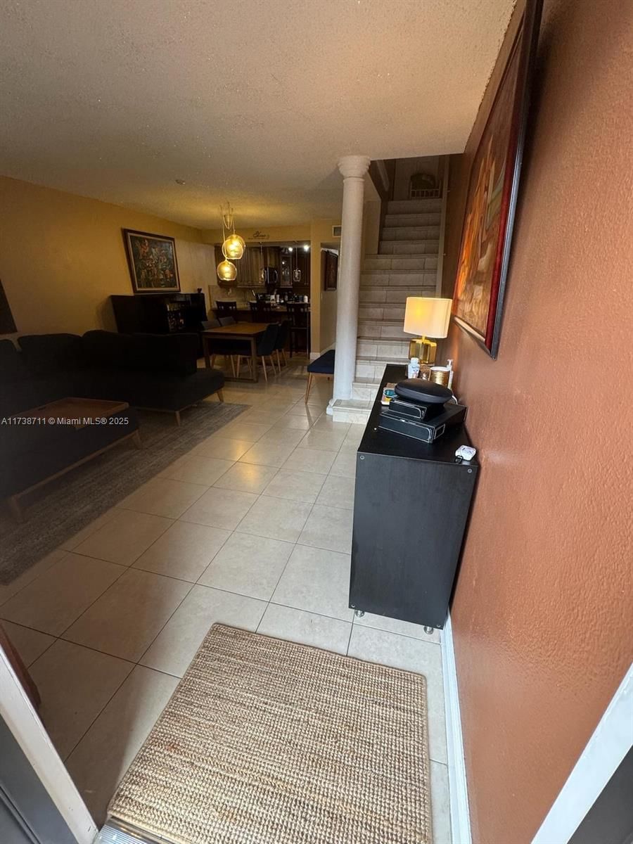 Real estate property located at 2401 11th St #3C, Miami-dade, Biltmore Club Villas Town, Miami, FL