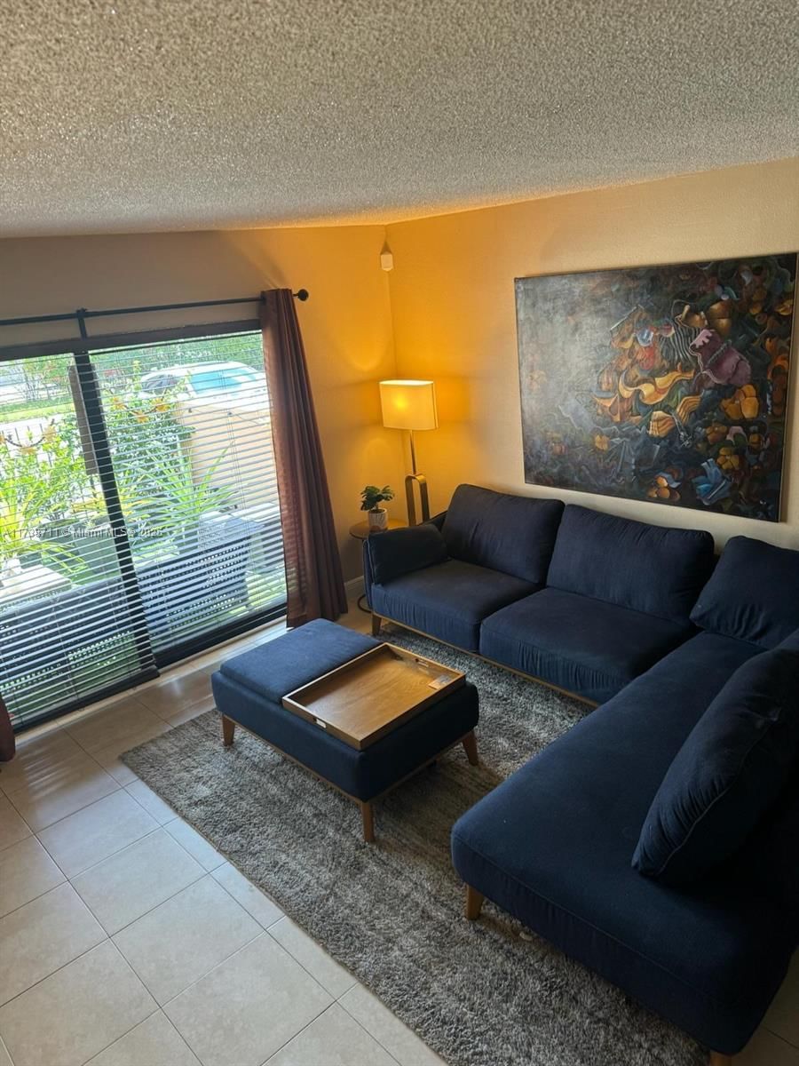 Real estate property located at 2401 11th St #3C, Miami-dade, Biltmore Club Villas Town, Miami, FL