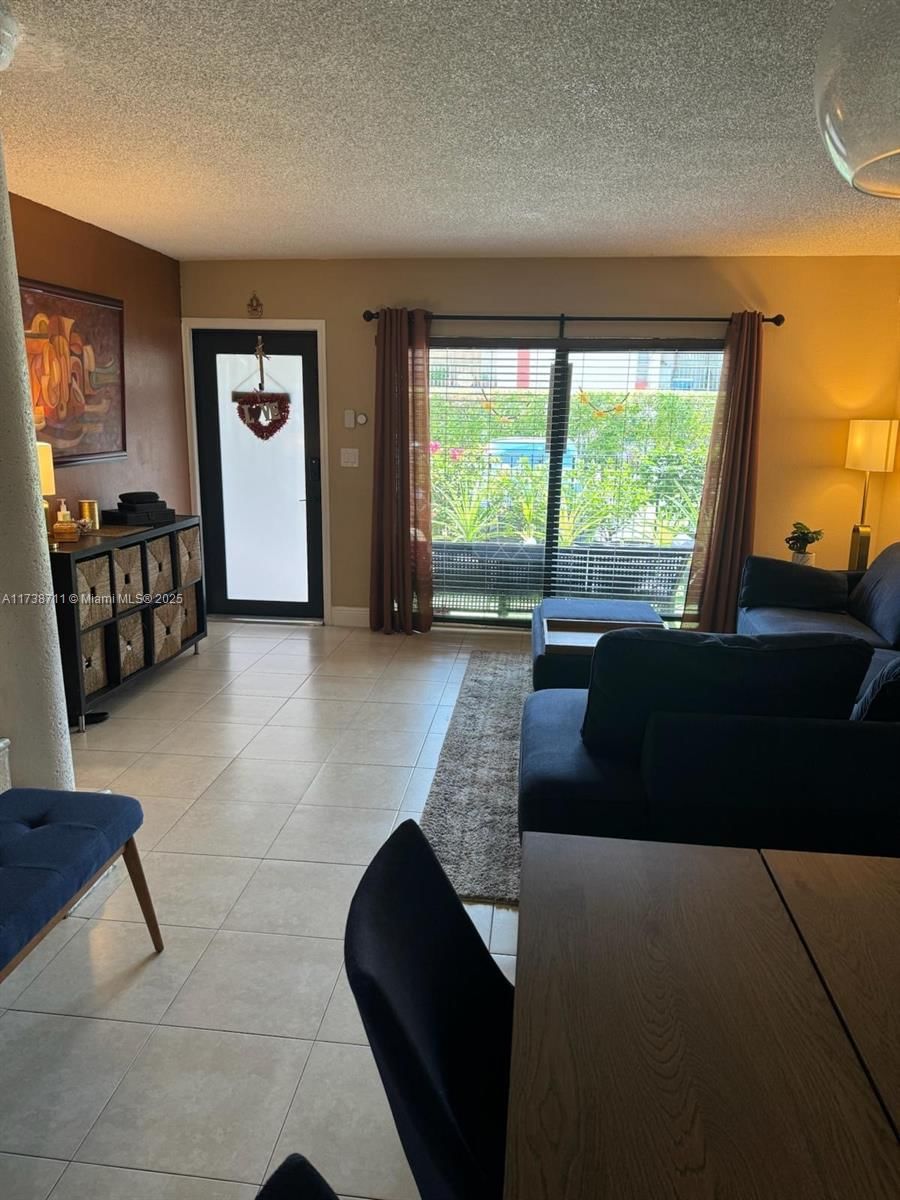 Real estate property located at 2401 11th St #3C, Miami-dade, Biltmore Club Villas Town, Miami, FL