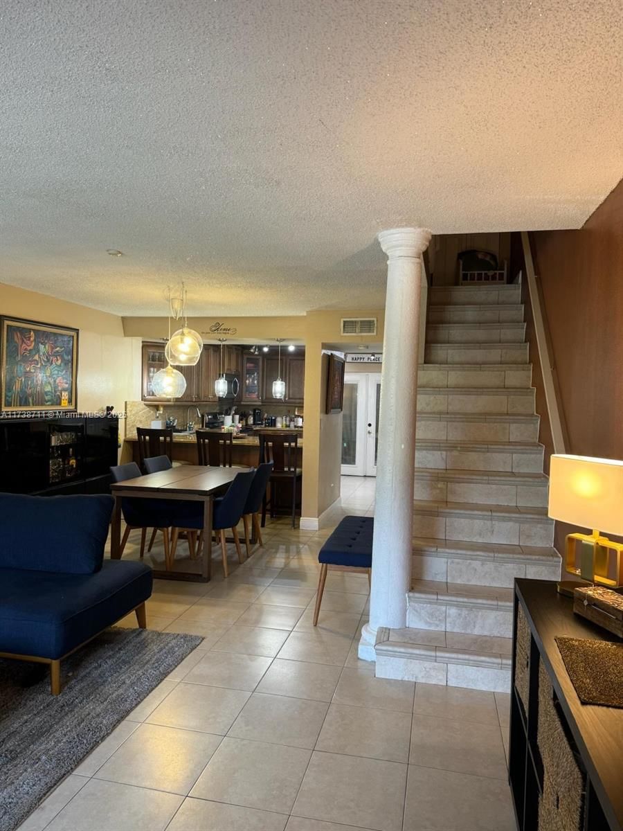 Real estate property located at 2401 11th St #3C, Miami-dade, Biltmore Club Villas Town, Miami, FL